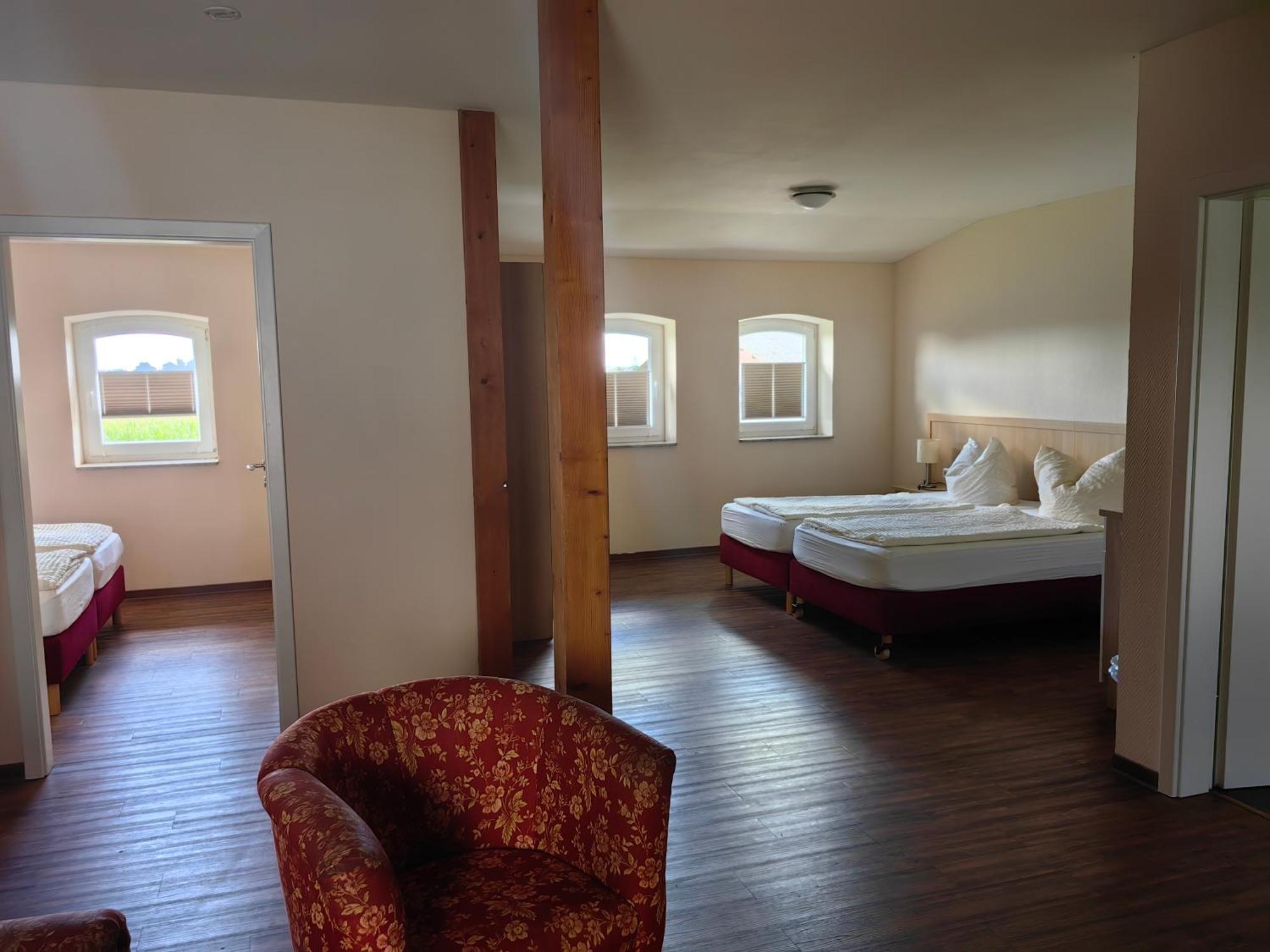 Landhotel Kreien 外观 照片